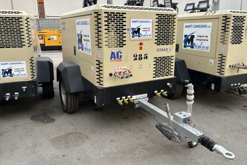 Compresores Stage V almacenados en las instalaciones de Marti Canudas